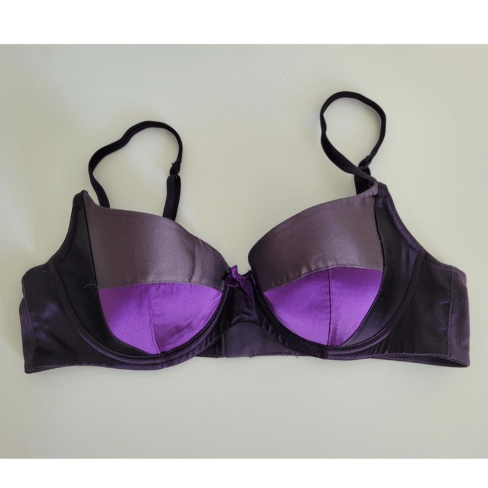 Beautiful New Elle Macpherson Light Padded Underwire Support 34B (us) Purple